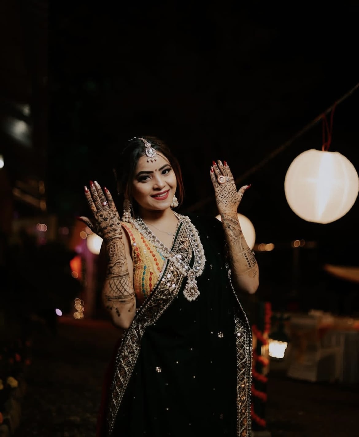 Soniya showing her bridal mehndi